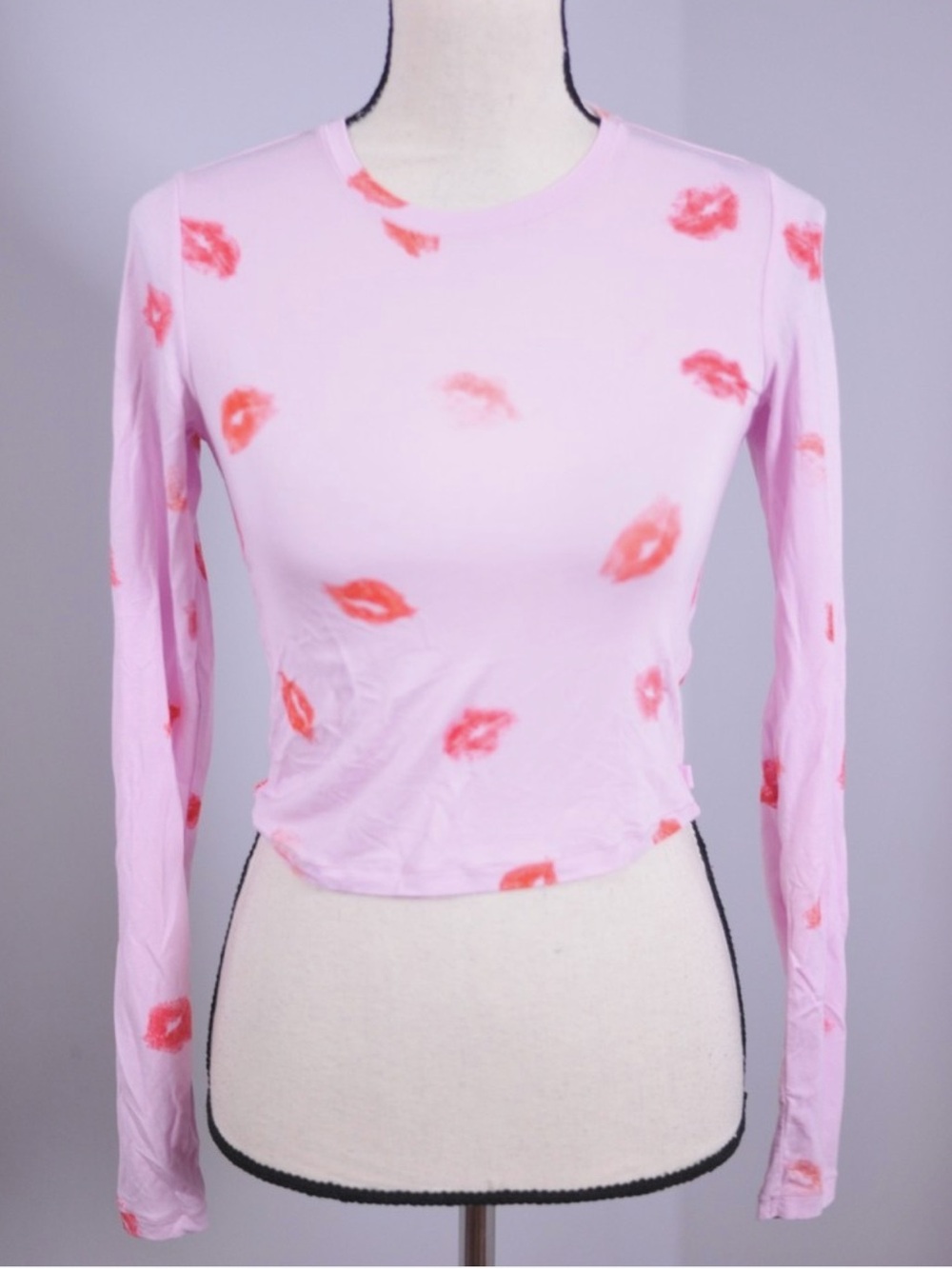 SKIMS Sleep Super Cropped Long Sleeve Valentine’s Day Cherry Blossom Lipstick XS